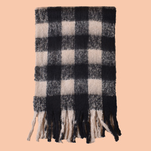 Bufanda Clásica Versátil a Rayas y Cuadros, Envoltura de Cuello de Invierno con Borlas de Imitación de Cachemira - Product Image 3