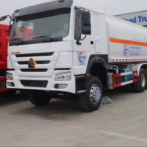 Nuevo camión rociador HOWO 2*8 con tanque de 20 metros cúbicos para mantenimiento de carreteras - Product Image 1