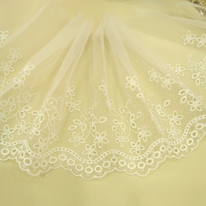 Guipure ผ้าม่านปักลายทำจากโพลีเอสเตอร์เนื้อนุ่มหรูหราแบบ DIY ตกแต่ง<span class=keywords><strong>เสื้อผ้า</strong></span><span class=keywords><strong>ลูกไม้</strong></span>ปักขอบตาข่าย - Product Image 3