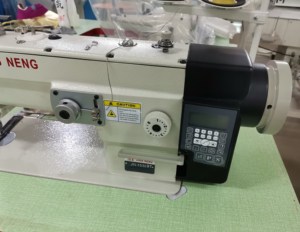 Machine à coudre industrielle JN-1530BTF automatique à commande numérique, point zigzag, coupe-fil, moteur pour couture de cuir - Product Image 3