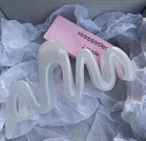 مشابك مخلب كبيرة بلون الحلوى للشعر السميك أنيقة فريدة من نوعها Wavy للنساء مقطع طويل - Product Image 5