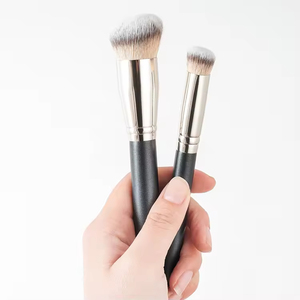 Concealer brush with wooden handle soft hair no powder beginner <b>makeup</b> brush seamless beauty <b>tool</b> mini oblique head - Product Image 2