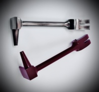 Abridor de botellas de metal fundido diseñado con la forma de una herramienta Halligan, abridor de 6 pulgadas de largo, una herramienta utilizada por los bomberos