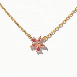 Collar con Colgante de Gardenia de Diseño Nuevo y Alta Calidad, Joyería Personalizada de Acero Inoxidable Chapado en Oro para Mujer - Product Image 1