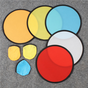 Disco Volador Redondo de Nailon Plegable con Impresión Personalizada, Ventilador de Mano Flexible con Bolsa - Product Image 1