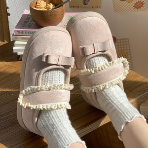 Casa de mujer para pantuflas, mocasines peludos con adornos de encaje dulce para otoño e invierno, algodón femenino para pantuflas con cierre de velcro - Product Image 1