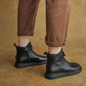 Botines de Piel Auténtica Retro con Cordones y Tacón Plano para Otoño e Invierno - Product Image 4