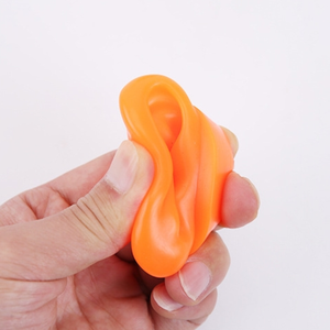 Modèles d'oreilles très demandés pour la présentation d'écouteurs avec clous, destinés à la pratique des piercings médicaux - Product Image 6