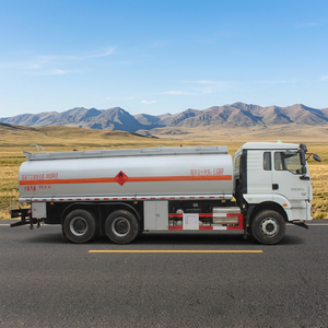 Camion-citerne à huile Shacman 6x4 20000 L, camion-citerne à carburant 10 roues à vendre, camion à huile robuste à prix réduit - Product Image 4