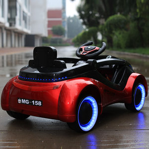 Voiture jouet à quatre roues élégante et stylée avec télécommande Bluetooth pour une conduite sécurisée ; un véhicule jouet de luxe. - Product Image 6