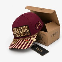 Gorra de Béisbol de 5 Paneles con Cierre a Presión, Logotipo Personalizado de Alta Calidad, Parche de Leopardo, Rayas Rosas, con Dijes de Cadena Dorada, Estilo Urbano de Lujo