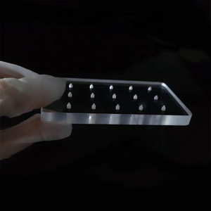 <span class=keywords><strong>Plaque</strong></span> de quartz CNC perforée au laser, à fentes, résistante aux hautes températures, en silice fondue, personnalisée en usine - Product Image 2