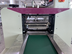 Machine d'emballage pour chaussettes et sous-vêtements en coton, chaussettes, bas, gants, emballage en flux - Product Image 5