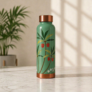 Bouteille d'eau en cuivre pur imprimée de motifs floraux vert menthe avec illustrations botaniques – Bouteille à boire en cuivre ayurvédique de luxe, anti-fuite - Product Image 1