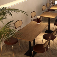 Table et chaises de bar durables en bois massif et métal, style café-bistro moderne, pour usage commercial, extérieur, hôtel, garantie 3 ans