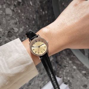 Reloj de Lujo de Alta Calidad con Movimiento de Cuarzo, Correa de Cuero de Cocodrilo, Espejo de Zafiro, Bisel con Incrustaciones de Diamantes, Resistente al Agua - Product Image 1