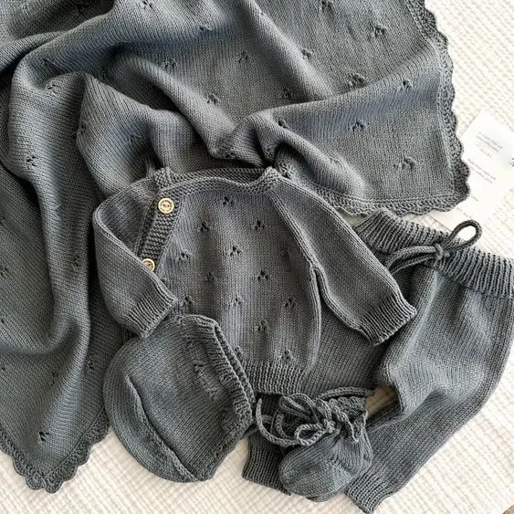 2024 novo estilo personalizado 100% algodão orgânico 5 peças macacão suéter gorro cobertor conjunto de roupas de malha para bebês
