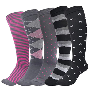 Calcetines de Compresión para Enfermería Bordados Personalizados, Unisex, Hasta la Rodilla, Deportivos, de Alta Calidad - Product Image 2