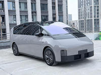 Fourgon électrique Li Auto MEGA 2025, transmission automatique, sièges en cuir, pneus R18, conduite à gauche, véhicule d'occasion en stock, prix de gros