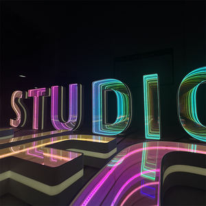 Letra de canal de pista LED personalizada para letreros de pared únicos y elegantes, letrero de negocios con espejo infinito LED 3D, decoración de pared de salón de belleza - Product Image 1