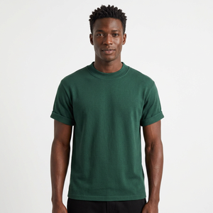 Camiseta de Punto para Hombre, Cuello Redondo, Manga Corta, Color Verde, Corte Regular, Estilo Casual, 100% Algodón, Teñido Liso - Product Image 1