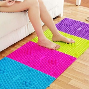 Tapis de massage des pieds et des orteils <span class=keywords><strong>à</strong></span> points d'acupression, version anti-douleur, pour la maison, l'intégration sensorielle des enfants et la thérapie par pression (Kiss) - Product Image 2