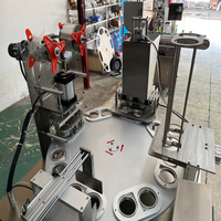 Machines de remplissage et de scellage automatiques rotatives pour yaourts