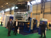 MAXIMA FC75W 4 Kolonlu Hareketli Kamyon Lifti 7.5 Ton/Kolon Kablosuz Hidrolik Kamyon Mobil Kolon Lifti Kamyon Lifti