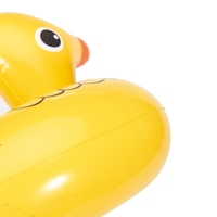 Porte-gobelet gonflable en PVC jaune conception de canard pour piscine plage sable jouets impression de Logo personnalisable pour tasses à thé au lait Cola
