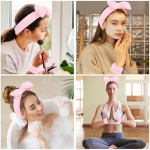 Ensemble Spa 3-en-1 : Bandeau en Peluche, Bracelets, Pinces à Cheveux, Serviette Douce pour le Visage, Accessoires de Soins et de Maquillage – Cadeau Adorable pour Femme - Product Image 4