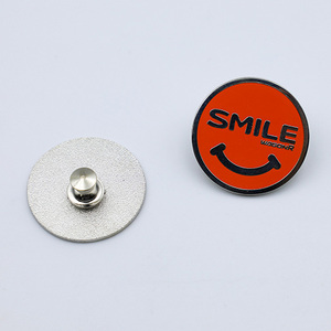 Pin de Solapa Personalizado de Aleación de Zinc con Esmalte Duro y Diseño de Sonrisa para el Sector Sanitario - Product Image 2