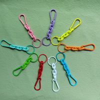 Porte-clés coloré en acrylique avec mousqueton, anneau léger et pendentif pour sac ou décoration de voiture
