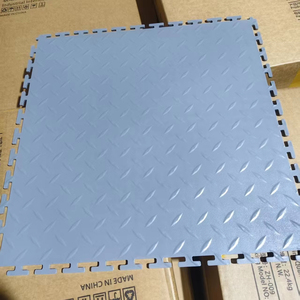 Suelos de PVC Encastrables Modernos, Económicos, Duraderos y Elegantes, Ideales para Espacios Comerciales y Tiendas - Product Image 1