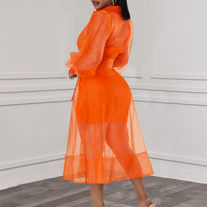 Conjunto de 2 piezas de moda: Vestido sexy de malla con tirantes y top halter para mujer, estilo casual - Product Image 2