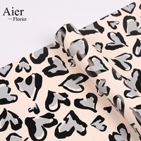 Aierflorist - Papier d'emballage floral imperméable à l'eau avec motif léopard en forme de cœur graffiti pour bouquets de roses.
