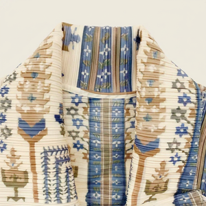 Nouvelle <span class=keywords><strong>Abaya</strong></span> Plissée Miyake 2026, Manteau Long Imprimé Ethnique Beige et Bleu pour Femme, Tenue Extérieure Élégante Thermofixée - Product Image 2
