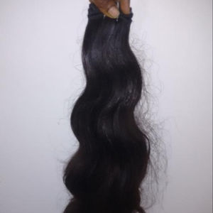 Tissage de cheveux vierges indiens Tailles 8 "jusqu'à 40" Bonne couleur et texture naturelle Cheveux indiens doux au toucher. Cheveux à double trame en machine - Product Image 1