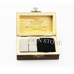 Usine Meilleur Gris Pierre De Whisky Peut être Gravé Logo en Beau Petit Cadeau Boîte avec Accessoires De Bar - Product Image 1