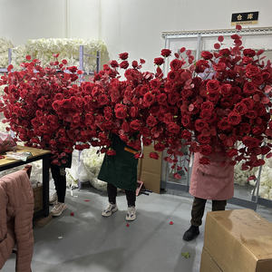 Fondo arqueado de boda IFG, fila de <span class=keywords><strong>flores</strong></span> <span class=keywords><strong>rojas</strong></span> de 8 pies de longitud con algunas decoraciones de hojas <span class=keywords><strong>rojas</strong></span> - Product Image 3