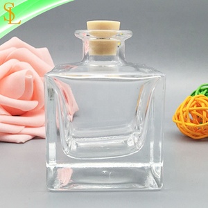 Vidrio cuadrado <span class=keywords><strong>de</strong></span> 50ml para difusor <span class=keywords><strong>de</strong></span> caña Botella <span class=keywords><strong>de</strong></span> aroma Jarrón decorativo en forma <span class=keywords><strong>de</strong></span> cubo <span class=keywords><strong>con</strong></span> tapa <span class=keywords><strong>de</strong></span> corcho - Product Image 4