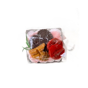 Jouet sensoriel en silicone de qualité alimentaire, en forme de gaufrette cerise et de crème, jouet de décompression anti-stress - Product Image 1