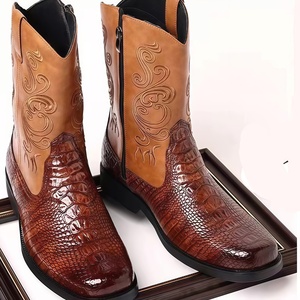 Bottes mi-mollet polyvalentes en polyuréthane pour hommes, style britannique, tendance et décontractées, nouvelle collection automne, de créateur de luxe, pour le marché international - Product Image 2