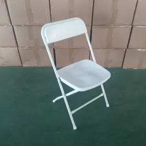 बिक्री के लिए उच्च गुणवत्ता सफेद तह प्लास्टिक की कुर्सी