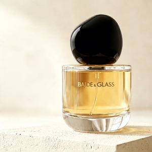 Hot Selling Premium Transparent Empty Perfume Spray <b>Bottle</b> 30ml 50ml 100ml Luxury Round Glass Perfume <b>Bottle</b> With Black Cap - Product Image 1