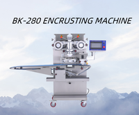 Machine à enrober les pâtisseries pour croissants fourrés aux biscuits, à la crème au chocolat, au nougat et aux guimauves, pour des collations sucrées