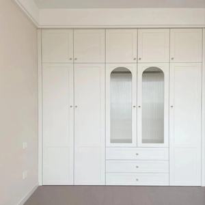 Meubles de chambre à coucher modernes et durables Combinaison en bois Armoire Organisateur de garde-robe pour vêtements Placard élégant - Product Image 1