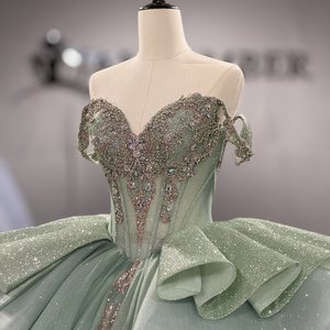 1561 Impresionante Vestido de Gala Verde Menta con Lentejuelas y Cristales, Escote Corazón, Cola Capilla, Vestido de Fiesta de Quinceañera para Mujer - Product Image 5