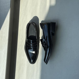 La mode est super moderne et unique, rehaussant votre style. - Product Image 4