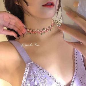 สร้อยคอแฟชั่นสไตล์ญี่ปุ่นเกาหลี สีชมพูพีช ประดับลูกไม้ปักลายดอกไม้ สำหรับฤดูใบไม้ผลิและฤดูร้อน เหมาะสำหรับผู้หญิง - Product Image 4