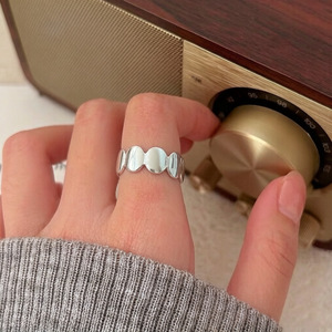 Anillo Abierto Ovalado Minimalista de Plata de Ley S925, Diseño Geométrico, Joyería Unisex para Uso Diario - Product Image 3